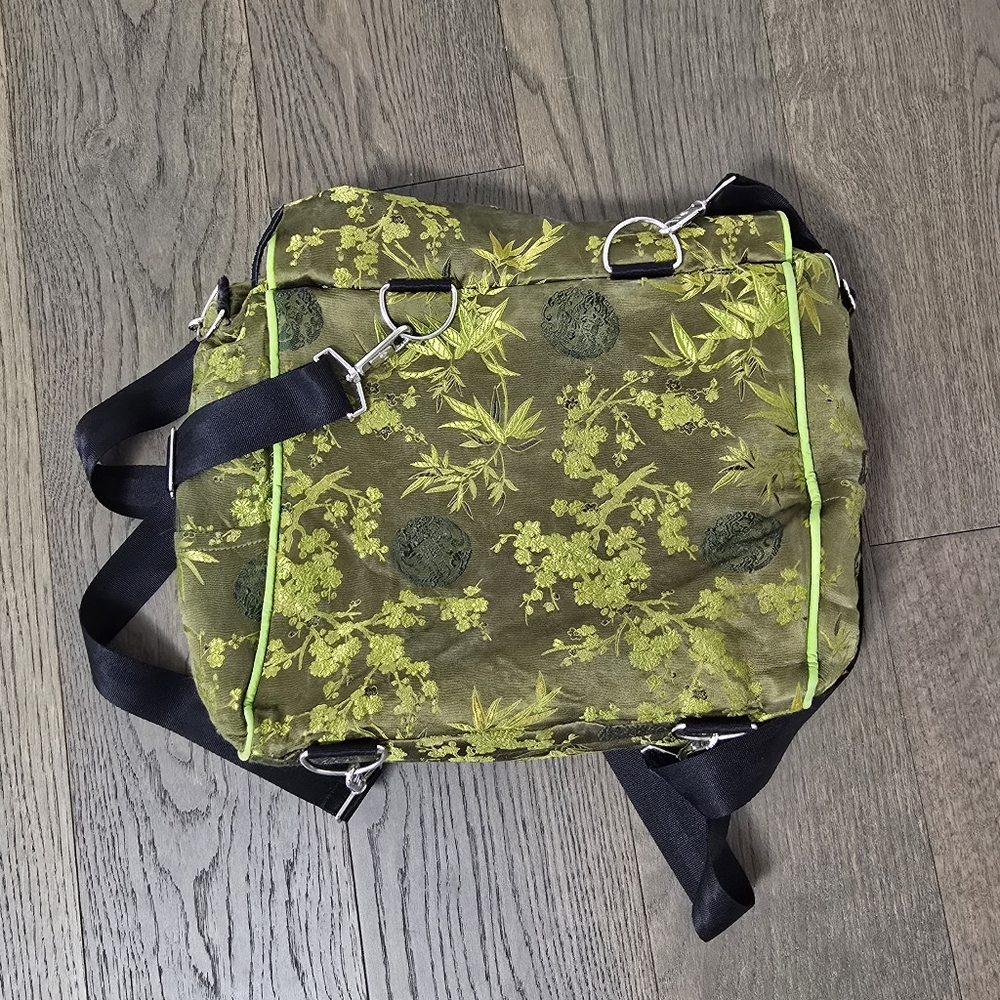 Petunia Pickle Bottom Messenger Diaper Bag in Olive Oriental - Picture 9 of 11